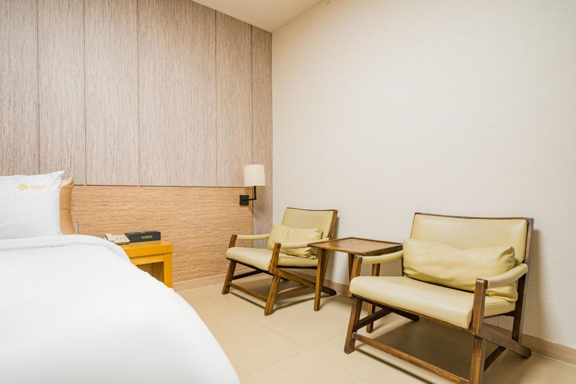 Yeosu Stay Hotel Номер фото