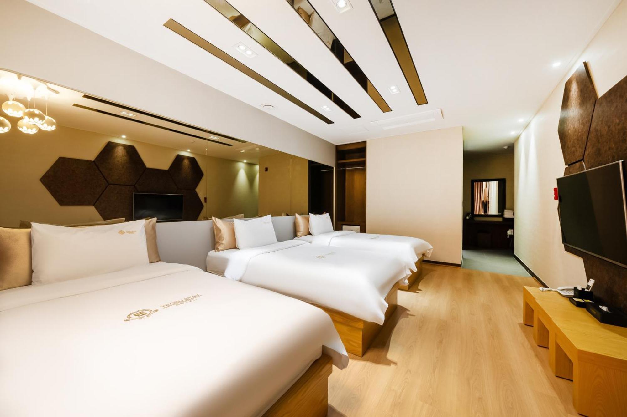 Yeosu Stay Hotel Номер фото