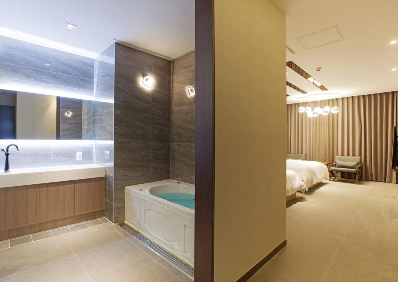 Yeosu Stay Hotel Номер фото