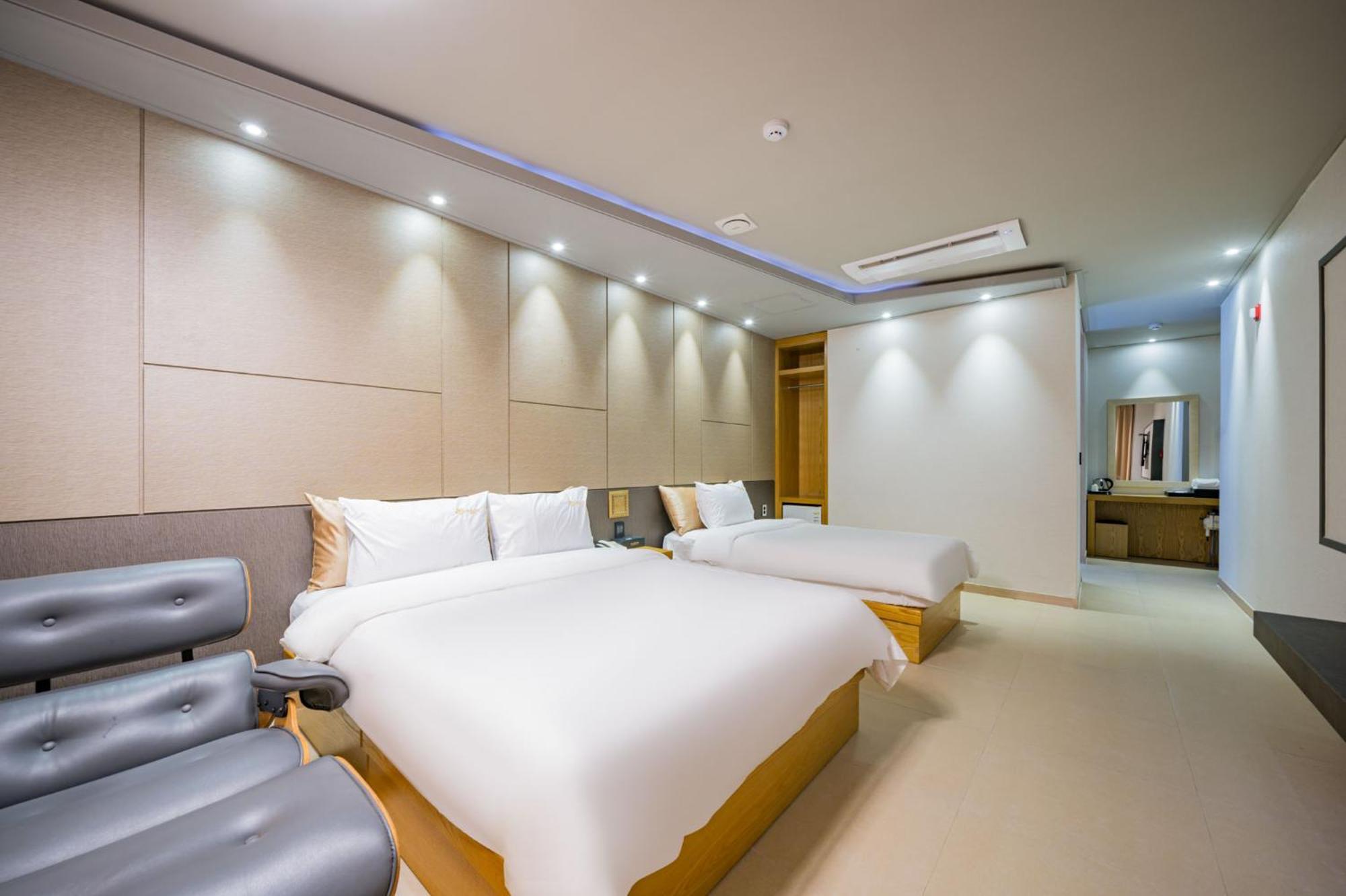 Yeosu Stay Hotel Номер фото