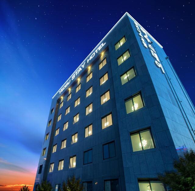 Yeosu Stay Hotel Экстерьер фото